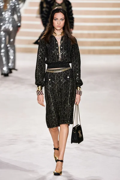 Look 46